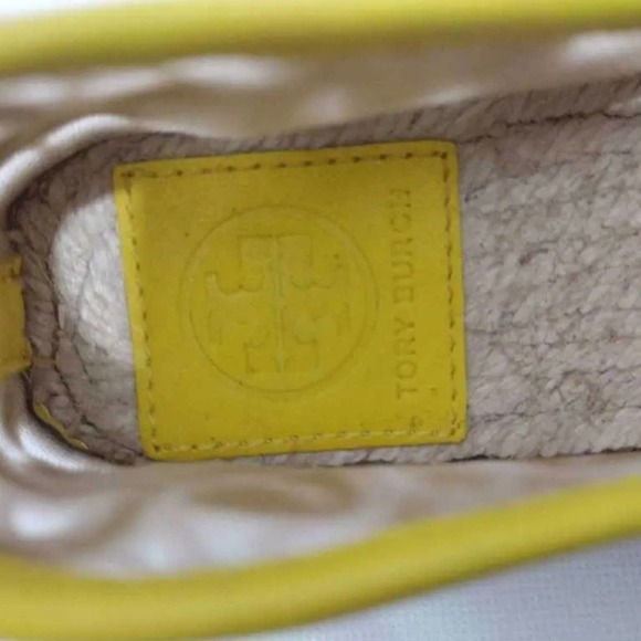 Tory Burch Womens Espadrille Flat Shoes Yellow Leather Slip On Cap Toe Floral 10 - Picture 3 of 9
